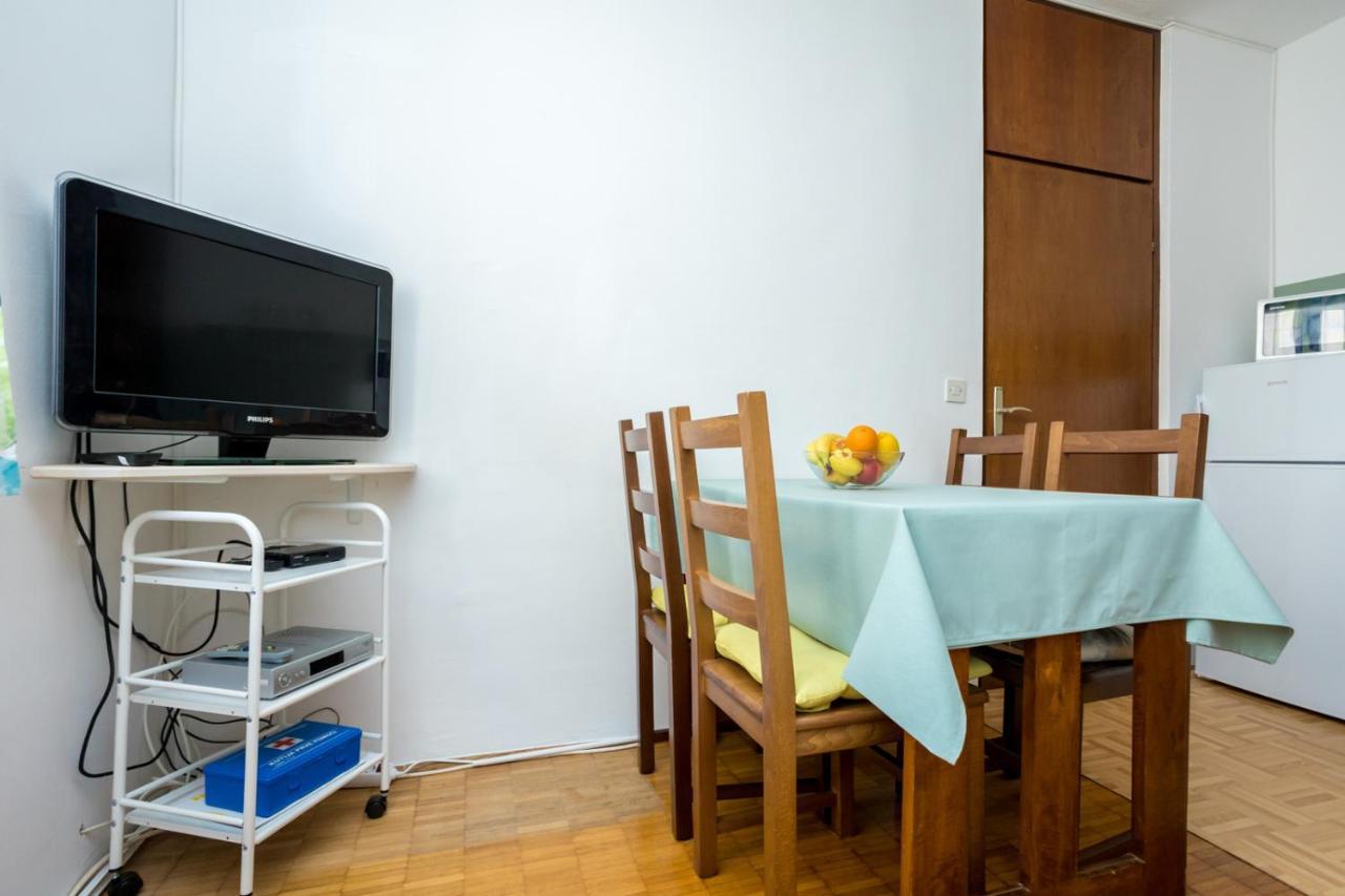 Apartment Jakovac By El-Pi Tours Njivice Exterior foto