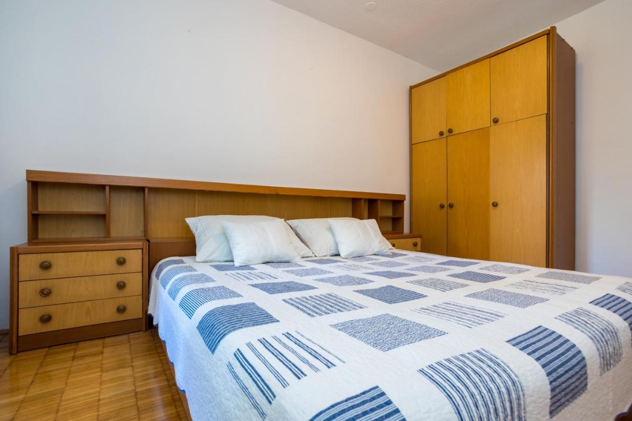 Apartment Jakovac By El-Pi Tours Njivice Exterior foto