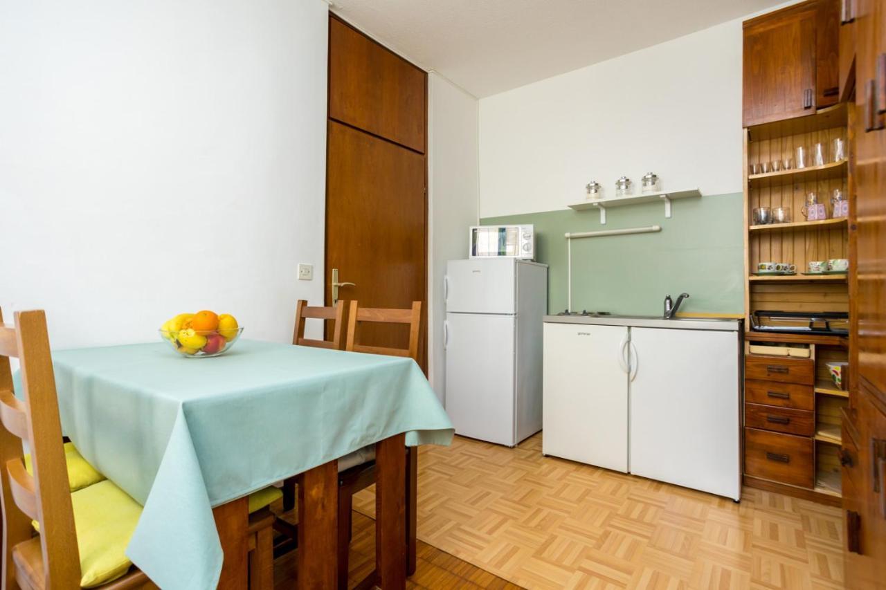 Apartment Jakovac By El-Pi Tours Njivice Exterior foto