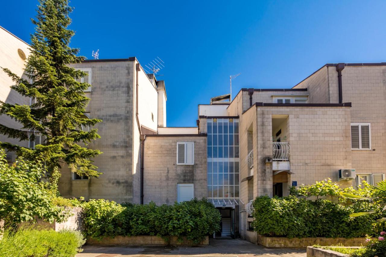 Apartment Jakovac By El-Pi Tours Njivice Exterior foto